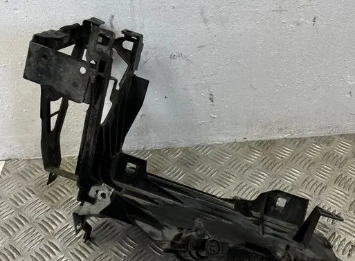 BMW 5 F10 F11 Headlight/headlamp mounting bracket 7200793 19138126