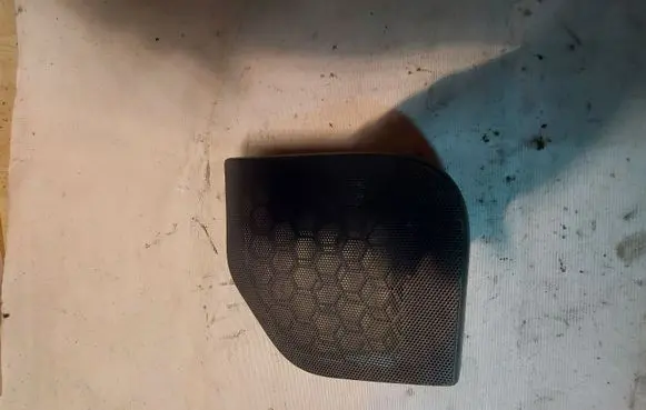 Side speaker trim/cover