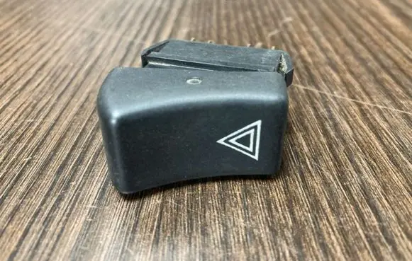 Renault Trafic II (X83) Alarm switch 