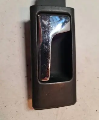 Audi A6 S6 C4 4A Front door interior handle 4A0837019B