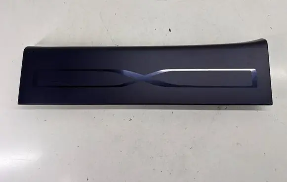 Tesla Model X Rear sill trim cover 105318900E