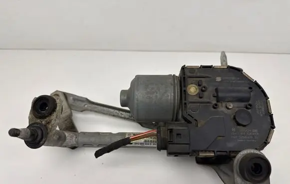 Seat Altea XL Front wiper linkage and motor 5P0955024E