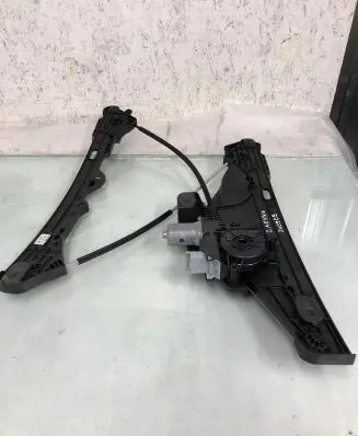 Opel Mokka B Front door window regulator with motor 9828130780