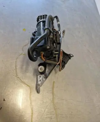 Mercedes-Benz E W213 Air suspension compressor/pump A2133200004 A2513200158