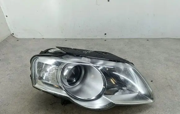 Volkswagen PASSAT B6 Headlight/headlamp 