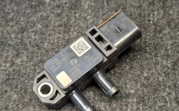 Seat Ibiza V (KJ) Exhaust pressure sensor 04L906051