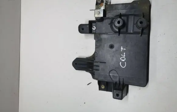 Mitsubishi Colt Battery tray 8201A084