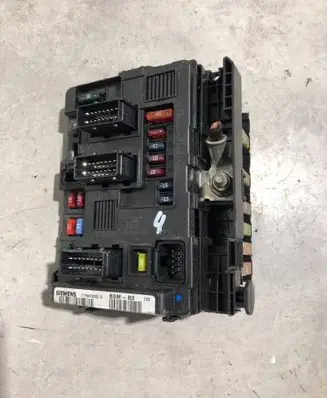 Citroen C3 Fuse module T118470003G 9643498880 964349888000