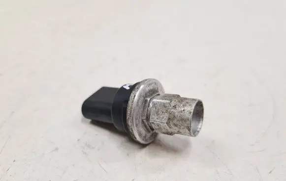 Volkswagen PASSAT B6 Air conditioning (A/C) pressure sensor 1K0959126B