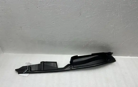 BMW 1 F40 Fender end trim 7450920