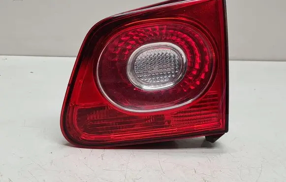 Volkswagen Tiguan Tailgate rear/tail lights 5N0945094B