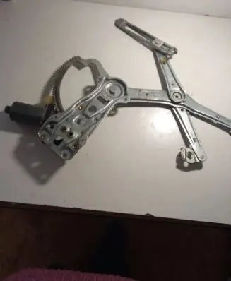 Mercedes-Benz C W202 Front door window regulator motor 0130821708