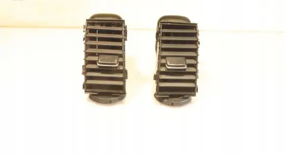 Toyota Prius (XW20) Dashboard air vent grill cover trim 455643-7020