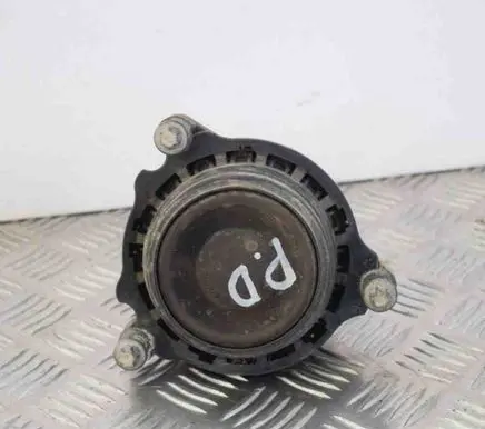 BMW 3 F30 F35 F31 Engine mount bracket 6787658