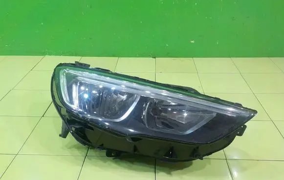 Opel Insignia B Headlight/headlamp 662588537