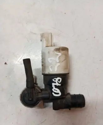 Volvo S60 Windscreen/windshield washer pump AV6117K624AA