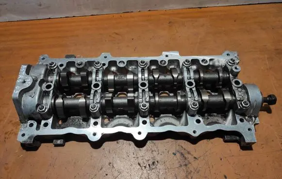 Opel Astra H Camshaft -------