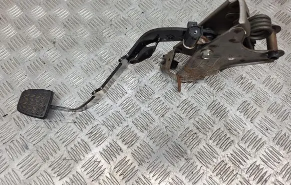 Toyota Corolla Verso AR10 Clutch pedal 313010F070 551070F030