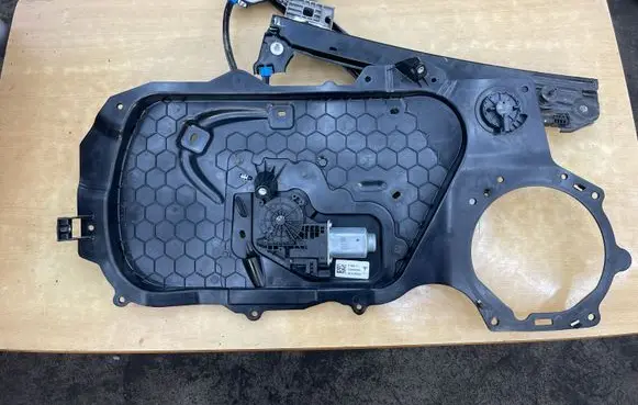 Tesla Model 3 Front door window regulator with motor 109662020J