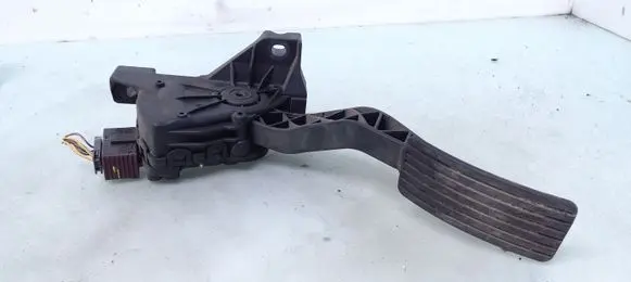 Mitsubishi Colt Accelerator throttle pedal A4543000304 6PV00886600