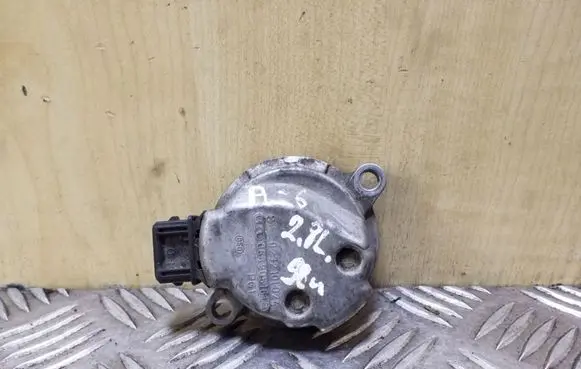 Audi A6 S6 C5 4B Camshaft position sensor 0232101024 058905161B