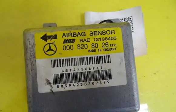 Mercedes-Benz C W202 Airbag control unit/module 0008208026 12198403