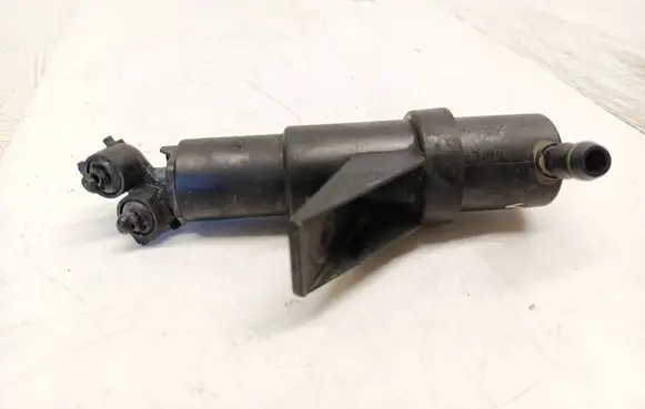 Volkswagen PASSAT B5 Headlight washer spray nozzle 3B0955976