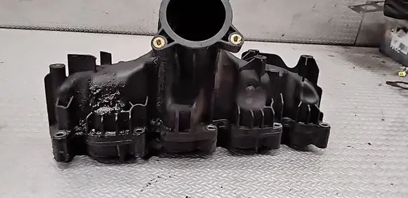 Volkswagen Transporter - Caravelle T5 Intake manifold 03L129711P