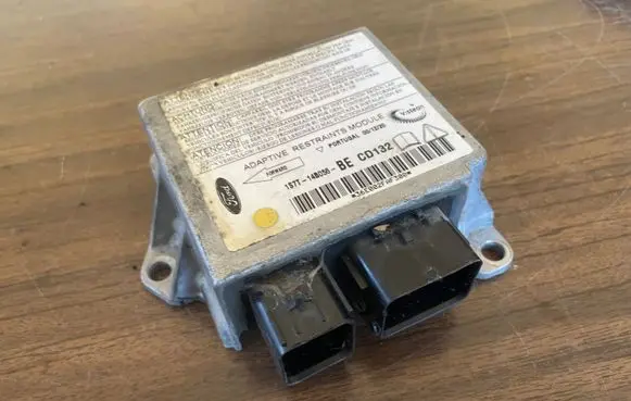 Ford Mondeo Mk III Airbag control unit/module 1S7T14B056BE