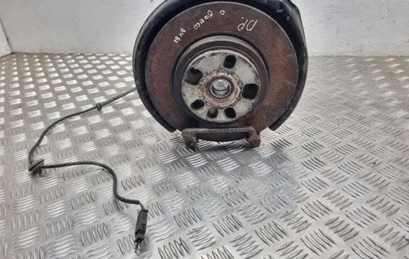 Audi A4 S4 B7 8E 8H Rear wheel hub