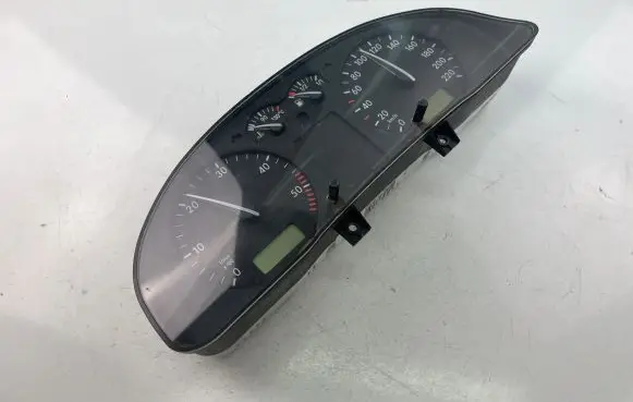 Volkswagen PASSAT B5 Speedometer (instrument cluster) 09051969906