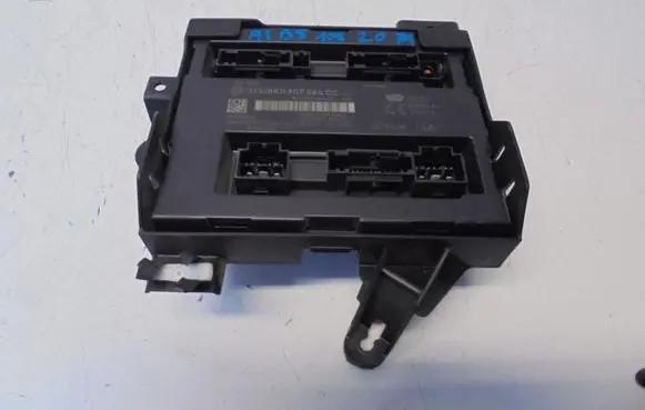 Audi A4 S4 B8 8K Comfort/convenience module 8K0907064CC