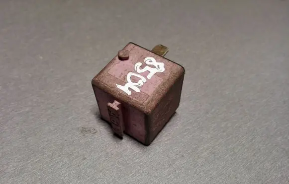 BMW 5 E39 Other relay 0332019168 8365326