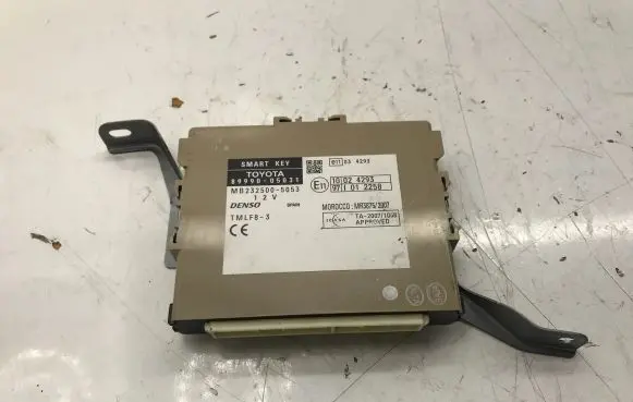 Toyota Avensis T270 Keyless (KESSY) go control unit/module MB2325005053 8999005031