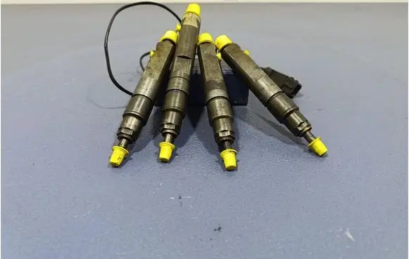 Audi A6 S6 C4 4A Fuel injector 046130202F