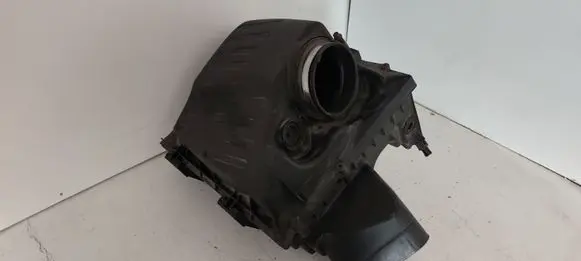 Opel Insignia A Air filter box 55560889