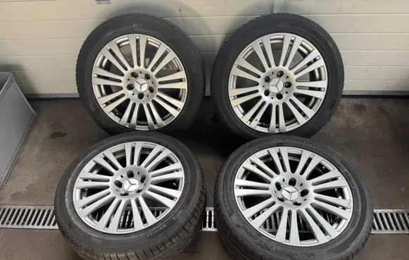 Mercedes-Benz E C207 W207 R17 alloy rim A2074010102