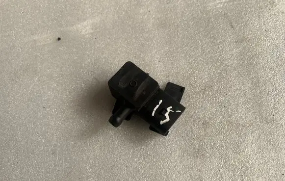 BMW 3 E90 E91 Exhaust gas pressure sensor 