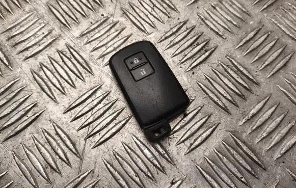 Toyota Yaris Ignition key/card MR63022011