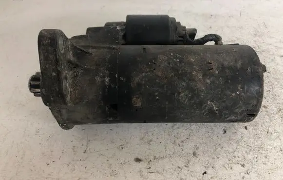 Volkswagen Golf III Starter motor