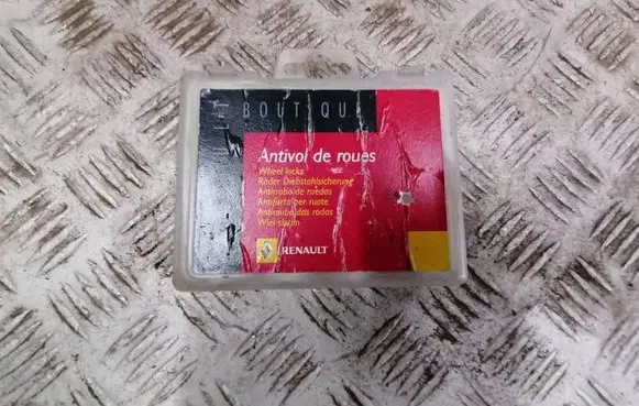 Renault Laguna III Anti-theft wheel nuts and lock 