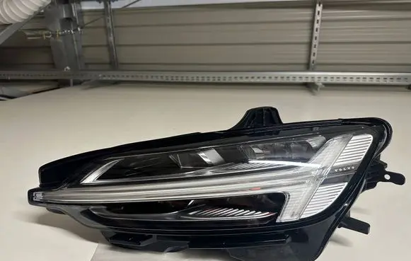 Volvo V60 Headlight/headlamp 32365490
