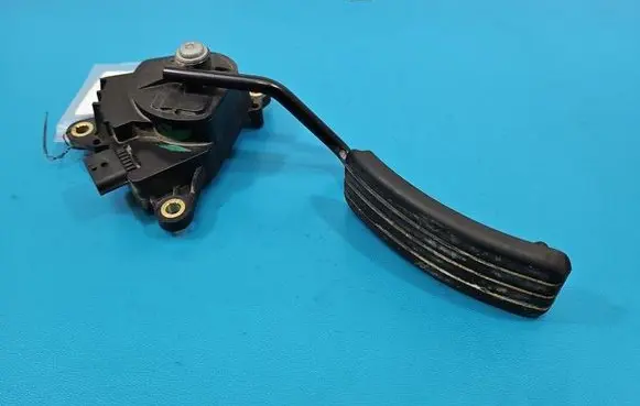 Renault Kangoo II Accelerator throttle pedal 8200436864 IMPRK1593316