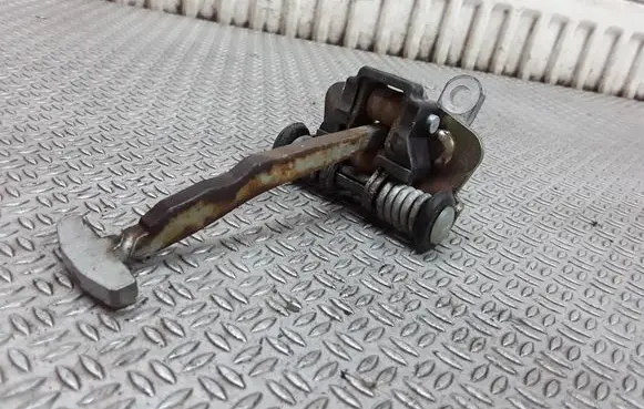 Peugeot 307 Rear door check strap stopper