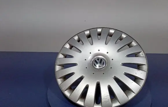 Volkswagen Golf IV R17 wheel hub/cap/trim 3C0601147D