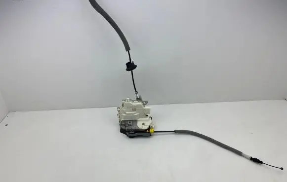 Audi Q7 4M Front door lock 8J1837016E