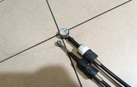 Ford Focus Gear shift cable linkage XS4R7E395HD