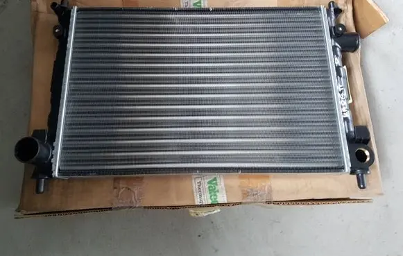 Opel Kadett D Coolant radiator 883776M