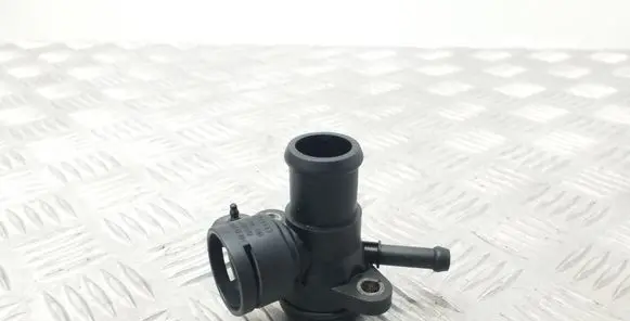 Volkswagen Scirocco Engine coolant pipe/hose P6J121132D