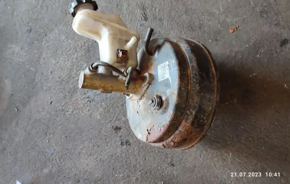 Hyundai Santa Fe Brake booster 585002B987
